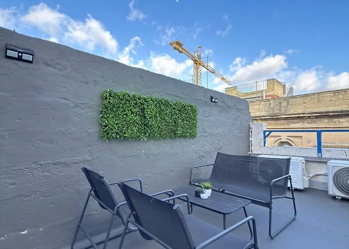 Cozy 4 Next To Valletta! Apartment